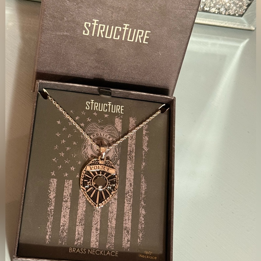 🚔NIB POLICE BADGE NECKLACE🚔